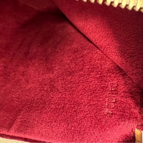 Rare, authentic Louis Vuitton multi-colored pouchette in excellent condition. - Picture 6 of 7